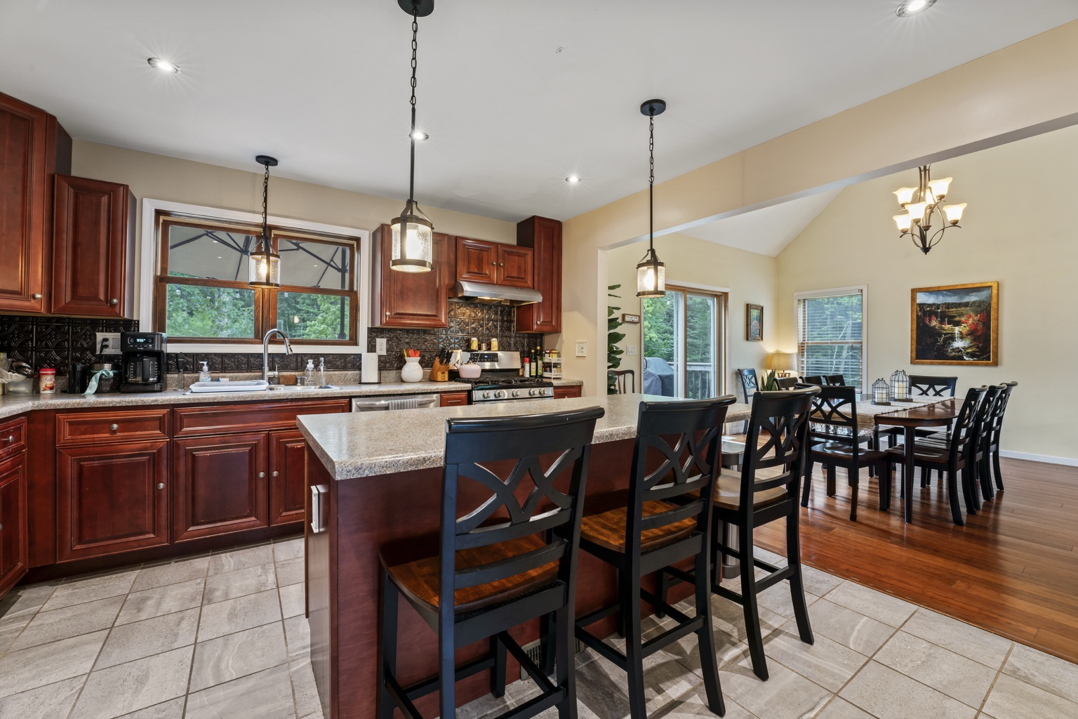 Fully equipped kitchen opening to the dining room